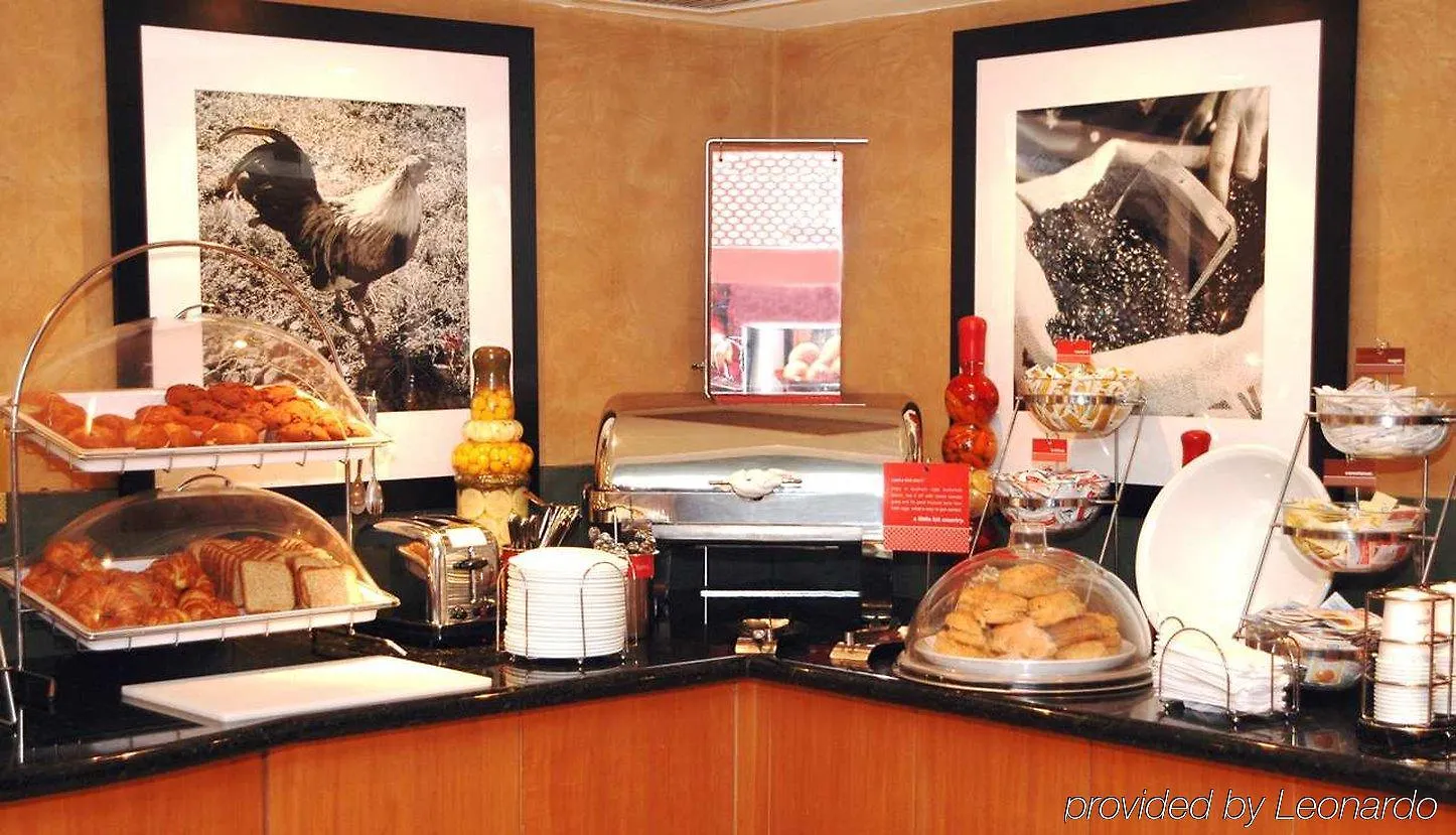 Hampton Inn By Hilton Guayaquil-Downtown 4*, Гуаякиль